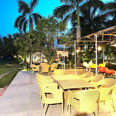Green Leaf Cafe And Home Stay Greater Noida Exterior foto