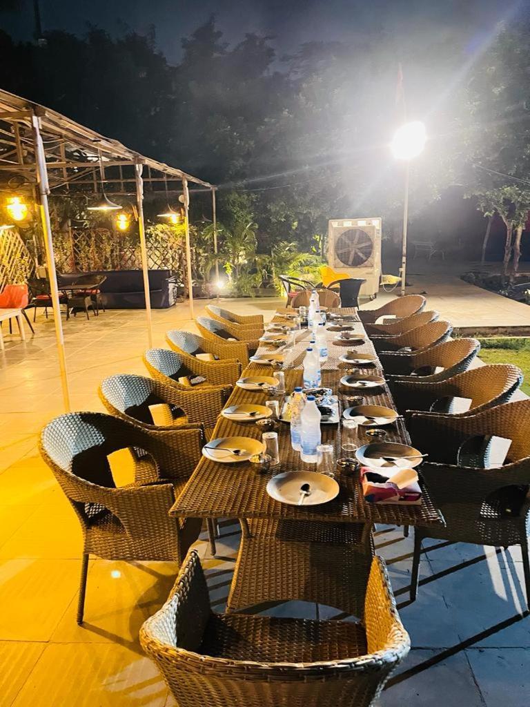 Green Leaf Cafe And Home Stay Greater Noida Exterior foto